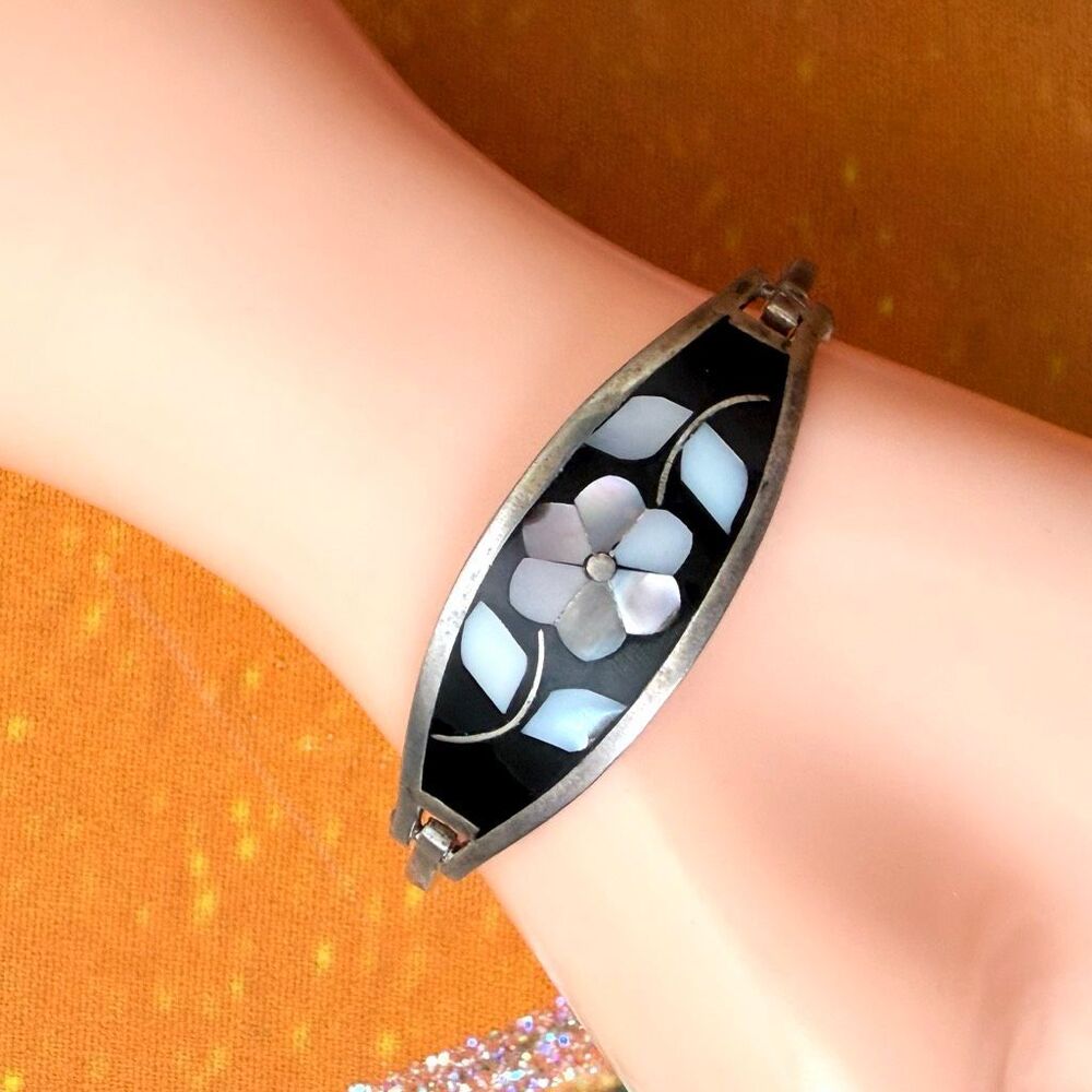 Vintage Mother of Pearl Floral Inlay Hinged Bracelet Silver Tone